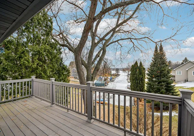 Photo 3 of Single family home for sale at 3250 Williams Ln, Mound, MN 55364 | MLS# 7037331 | Listing updated on 2026-07-21