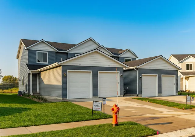 2nd image of 1085 Century Village Ln Ne, Rochester, MN 55906 | MLS# 7037348