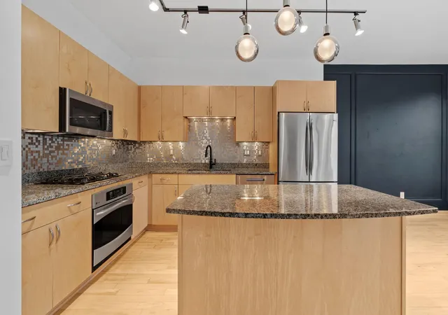 3rd image of 215 10Th Ave S #230, Minneapolis, MN 55415 | MLS# 7037413