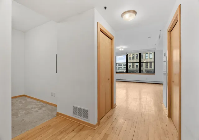 4th image of 215 10Th Ave S #230, Minneapolis, MN 55415 | MLS# 7037413