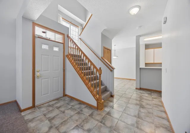 Homes for sale in Woodbury, MN | 2711 Mallard Dr, Woodbury, MN 55125 | MLS# 7037422