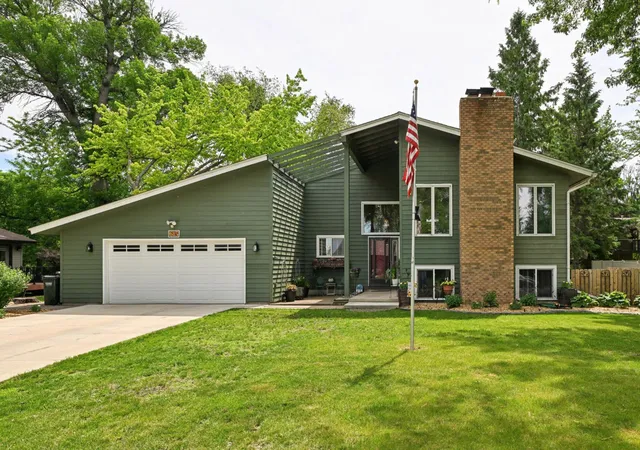 Homes for sale in Hutchinson, MN | 615 Lakewood Dr Sw, Hutchinson, MN 55350 | MLS# 7037462
