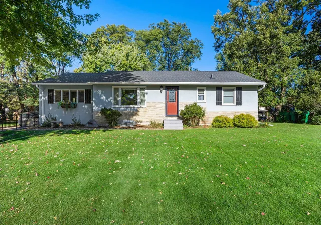 2nd image of 9706 Foley Blvd Nw, Minneapolis, MN 55433 | MLS# 7037532