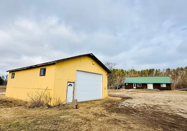 Photo 3 of Single family home for sale at 515 Carr Lake Rd Se, Bemidji, MN 56601 | MLS# 7037628 | Listing updated on 2026-07-25