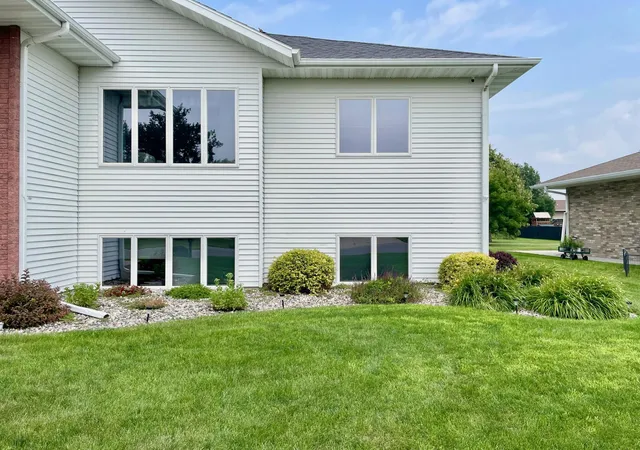 Photo 3 of Single family home for sale at 1410 Mendenhall Ave, Breckenridge, MN 56520 | MLS# 7037813 | Listing updated on 2026-09-21