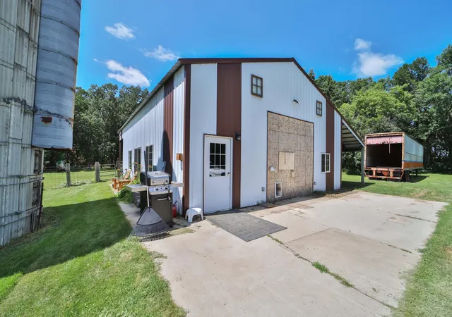 3rd image of 8719 State 64 Sw, Motley, MN 56466 | MLS# 7037979