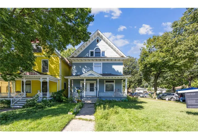 1st image of 2827 Lyndale Ave N, Minneapolis, MN 55411 | MLS# 7038219