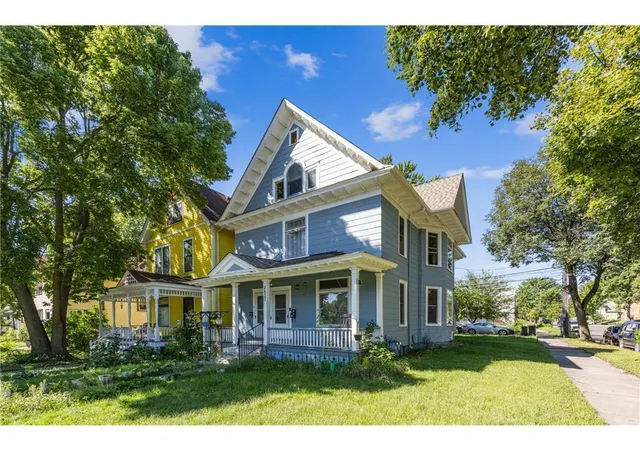 2nd image of 2827 Lyndale Ave N, Minneapolis, MN 55411 | MLS# 7038219