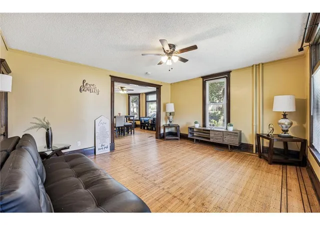 4th image of 2827 Lyndale Ave N, Minneapolis, MN 55411 | MLS# 7038219