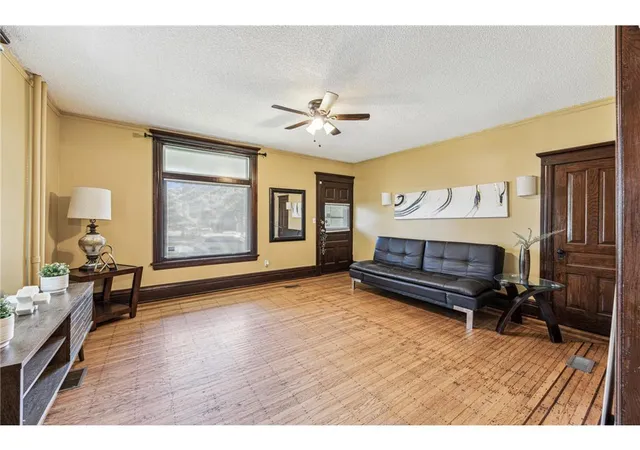 5th image of 2827 Lyndale Ave N, Minneapolis, MN 55411 | MLS# 7038219