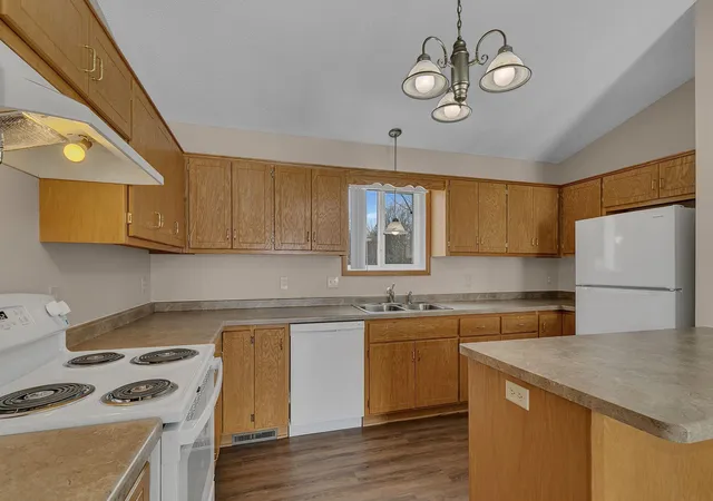 Homes for sale in Braham, MN | 214 Appaloosa Ct, Braham, MN 55006 | MLS# 7038302