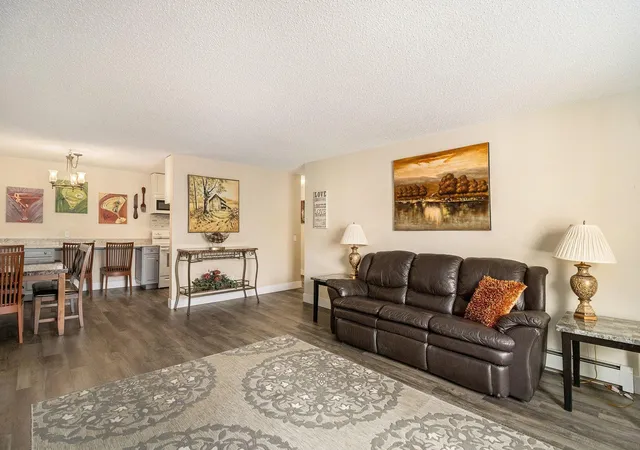 Listing Photo 4 - Condo for sale in building located at 4001 Heritage Hls Dr, Bloomington, MN 55437 - Unit #304
