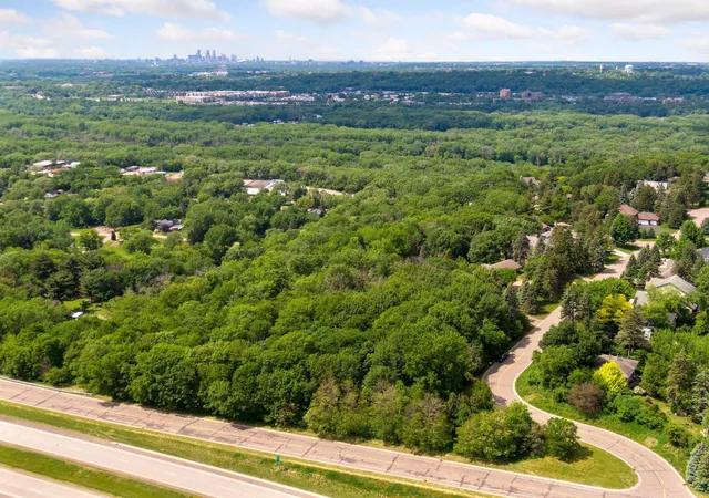 5th image of 1955 Glenhill Rd, Mendota Heights, MN 55118 | MLS# 7038542