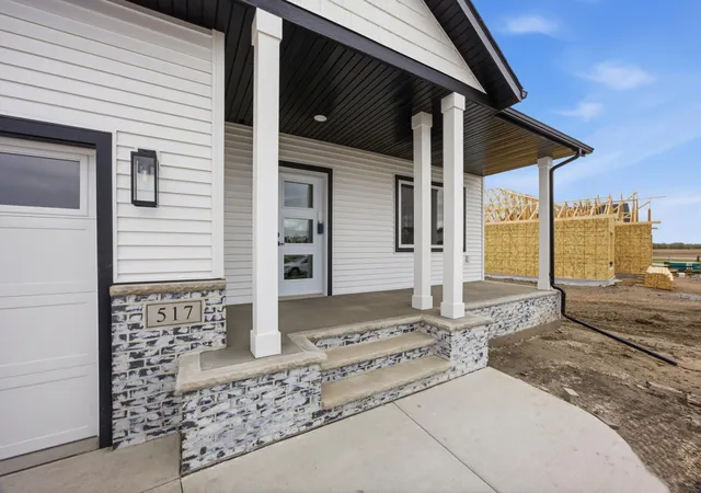 Homes for sale in Kindred, ND | 517 Prairie Pkwy, Kindred, ND 58051 | MLS# 7038646
