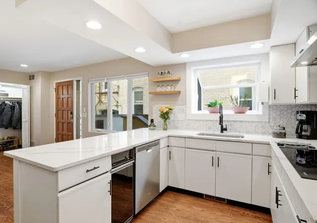2nd image of 2726 Humboldt Ave S #B, Minneapolis, MN 55408 | MLS# 7038690
