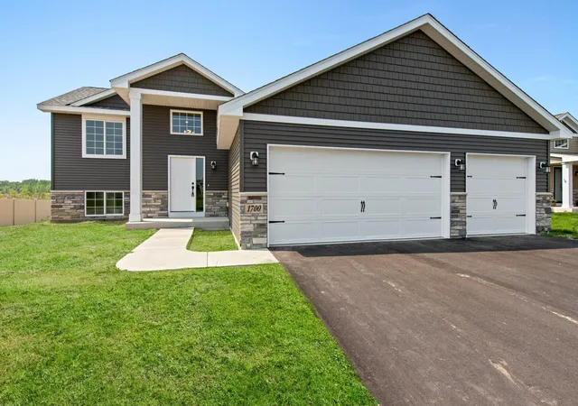 2nd image of 581 Sienna Dr, Watertown, MN 55388 | MLS# 7038696