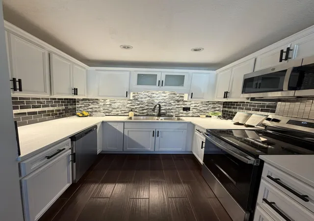 Photo 4 of Single family home for sale at 410 Livingston Ave, Saint Paul, MN 55107 | MLS# 7038726 | Listing updated on 2026-10-09