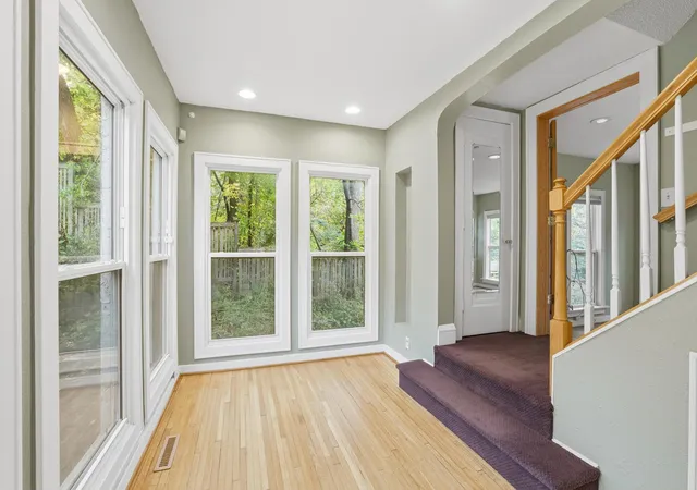 5th image of 233 Groveland Ave, Minneapolis, MN 55403 | MLS# 7038930