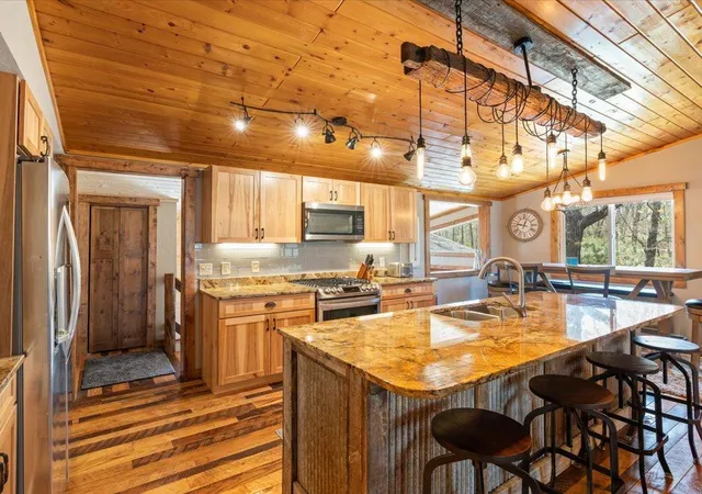 Photo 2 of Single family home for sale at 33527 Anderson Ct, Crosslake, MN 56442 | MLS# 7038978 | Listing updated on 2026-08-29