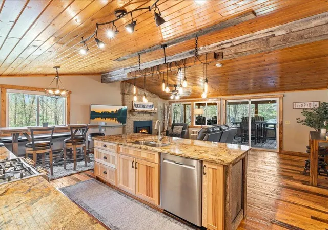 Photo 3 of Single family home for sale at 33527 Anderson Ct, Crosslake, MN 56442 | MLS# 7038978 | Listing updated on 2026-08-29