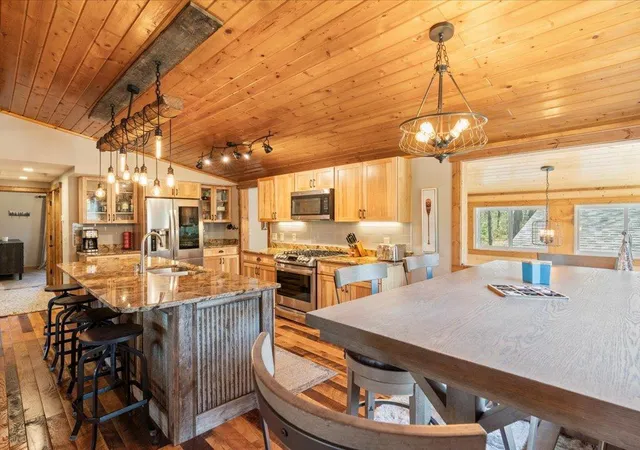 Photo 3 of Single family home for sale at 33527 Anderson Ct, Crosslake, MN 56442 | MLS# 7038978 | Listing updated on 2026-08-29
