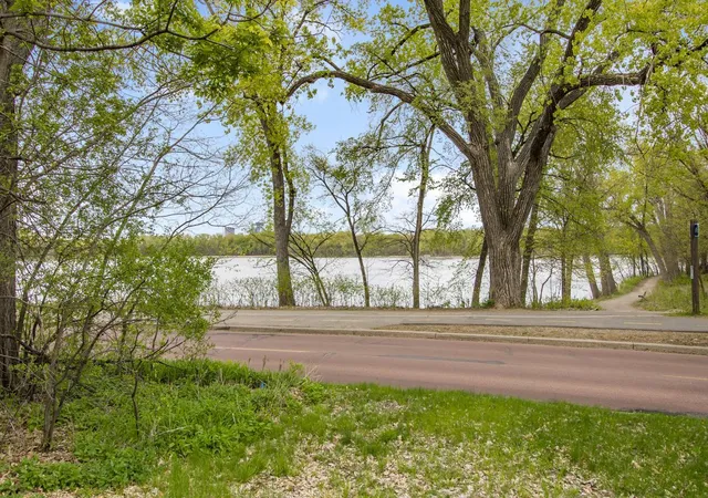3rd image of 2036 Cedar Lake Pkwy, Minneapolis, MN 55416 | MLS# 7039041