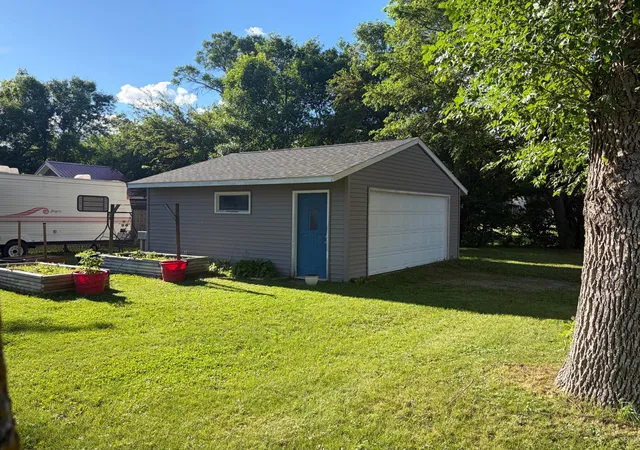 Homes for sale in Litchfield, MN | 739 E 1St St, Litchfield, MN 55355 | MLS# 7039106