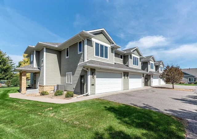 1st image of 814 Pinnacle Path, Mankato, MN 56001 | MLS# 7039218