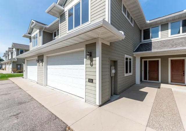 3rd image of 814 Pinnacle Path, Mankato, MN 56001 | MLS# 7039218