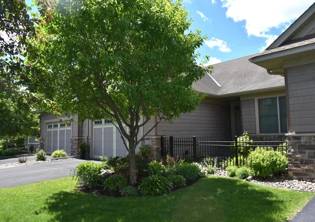 Homes for sale in Minneapolis, MN | 10726 Lyndale Bluffs Trl, Minneapolis, MN 55420 | MLS# 7039360