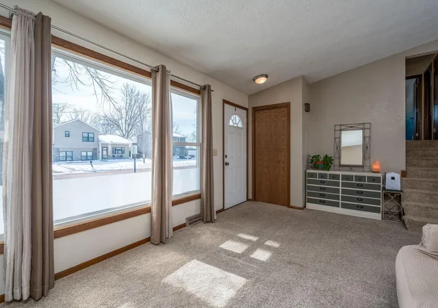 Homes for sale in Mankato, MN | 2712 E Main St, Mankato, MN 56001 | MLS# 7039417