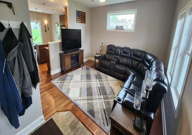 19th image of 900 8th Ave Sw, Pine Island, MN 55963 | MLS# 7039710
