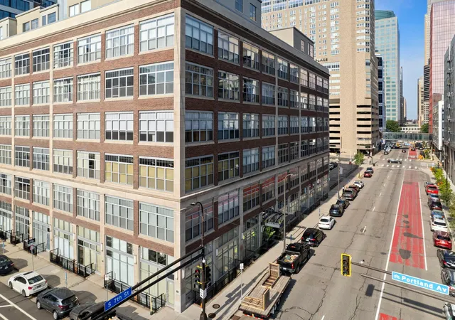 2nd image of 521 S 7Th St, Minneapolis, MN 55415