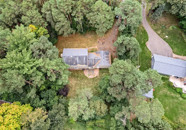 Photo 4 of Single family home for sale at 18010 County Rd 6, Minneapolis, MN 55447 | MLS# 7039883 | Listing updated on 2026-09-23