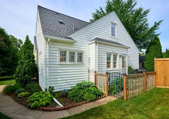 Photo 3 of Single family home for sale at 2242 Wilson St NE, Minneapolis, MN 55418 | MLS# 7039938 | Listing updated on 2026-10-08