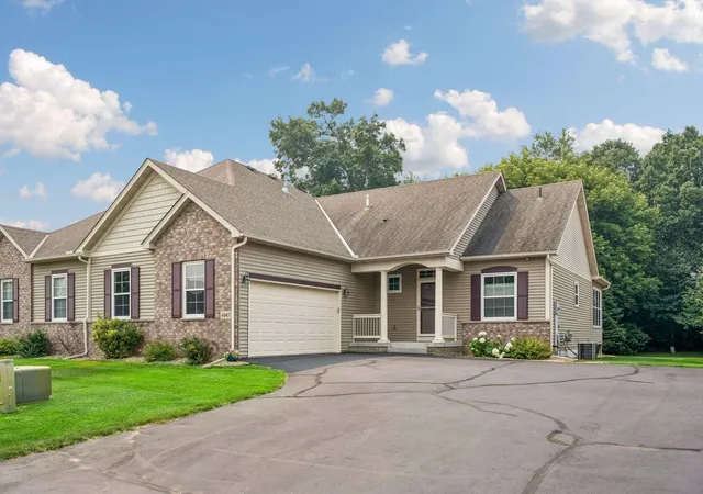 2nd image of 4947 384Th Trl, North Branch, MN 55056 | MLS# 7040255