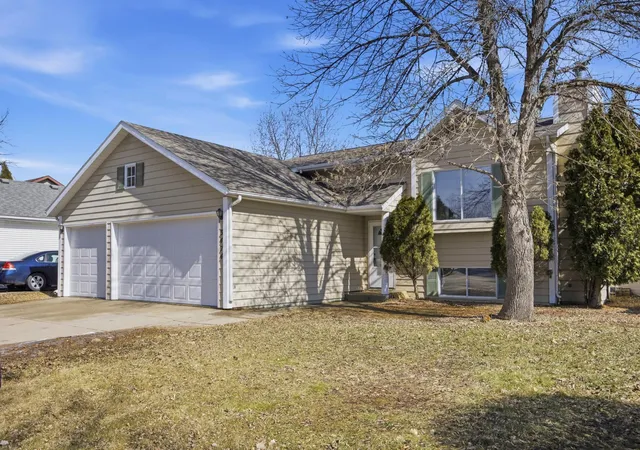 Homes for sale in Fargo, ND | 3474 18th St S, Fargo, ND 58104 | MLS# 7040263