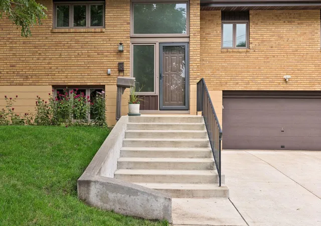 Photo 3 of Single family home for sale at 116 Victory Pl, South Saint Paul, MN 55075 | MLS# 7040290 | Listing updated on 2026-08-20