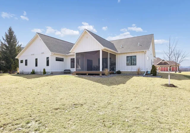 Photo 3 of Sale Pending at 918 Hidden Meadow Ln, Lake City, MN 55041 | MLS# 7040387 | Listing updated on 2026-08-25