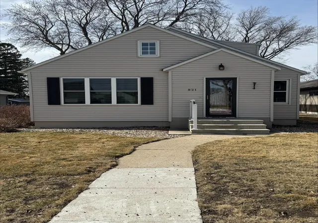 Homes for sale in Edgerton, MN | 821 1st Ave W, Edgerton, MN 56128 | MLS# 7040563