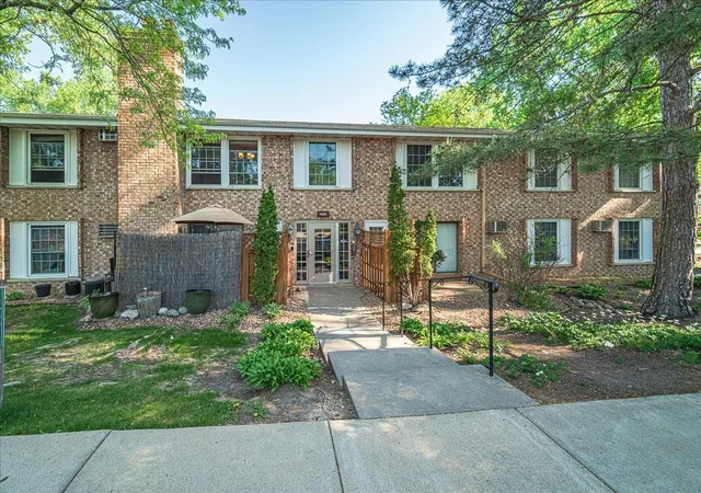 2nd image of 4524 Cedar Lake Rd S #3, Minneapolis, MN 55416 | MLS# 7040791