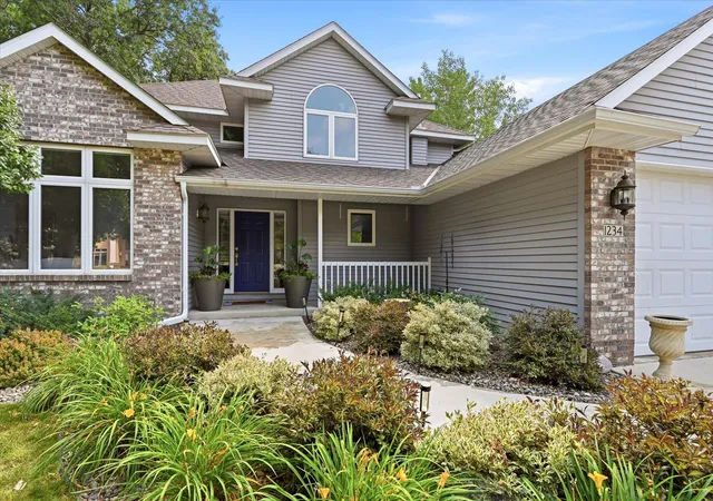 Photo 3 of Single family home for sale at 1234 Mill Crk Cir, Saint Cloud, MN 56303 | MLS# 7040933 | Listing updated on 2026-10-06