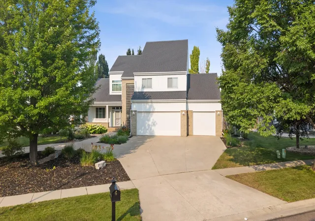 Photo 1 of Single family home for sale at 5027 Rose Crk Pkwy S, Fargo, ND 58104 | MLS# 7040962 | Listing updated on 2026-10-20