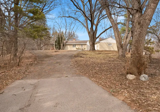 2nd image of 6300 Valley View Rd, Minneapolis, MN 55436 | MLS# 7041011