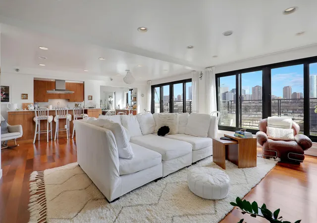 Photo 3 of Sale Pending at 48 Groveland Ter #414, Minneapolis, MN 55403 | MLS# 7041145 | Listing updated on 2026-08-31