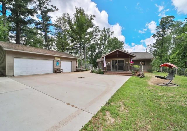 Photo 4 of Single family home for sale at 8510 Laurel Anne Ln, Brainerd, MN 56401 | MLS# 7041253 | Listing updated on 2026-06-23