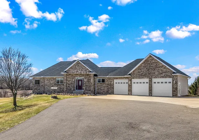 5th image of 44154 Skogman Lake Rd, Cambridge, MN 55008 | MLS# 7041256