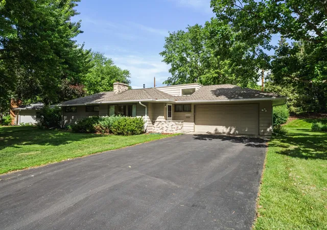 2nd image of 2000 Ordway St, Golden Valley, MN 55422 | MLS# 7041568