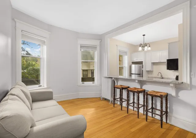 Listing Photo 3 - Condo for sale in building located at 579 Smt Ave, St. Paul, MN 55102 - Unit #105