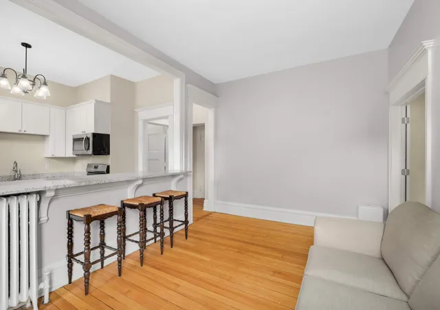 Listing Photo 4 - Condo for sale in building located at 579 Smt Ave, St. Paul, MN 55102 - Unit #105